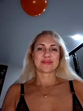 KissMiSveet online show from 11.07.25