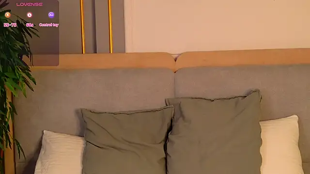 AdoraCortes online show from 04.08.26