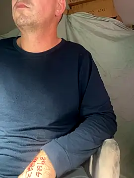 Snapshot of 2playforeplay chatting on 11.29.25 2playforeplay online show from 11.29.25