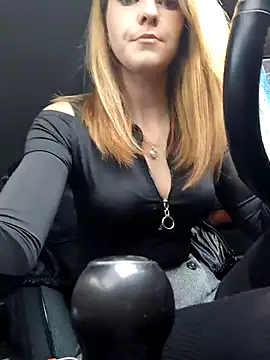 YOOUR EVAA online show from 12.14.25