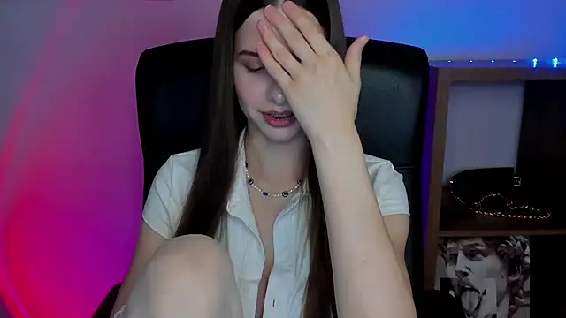 LuxMaya online show from 10.24.25