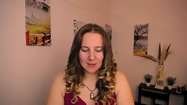 Darklure  online show from 09.09.25