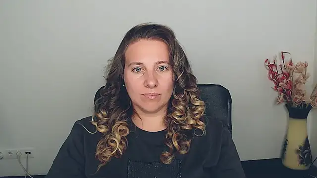 Darklure  online show from 09.12.25