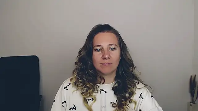 Darklure  online show from 09.25.25