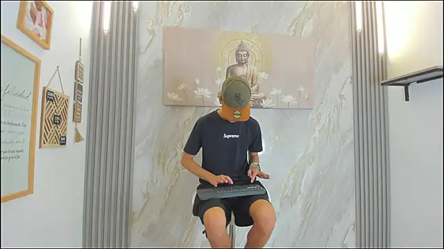 TWINKS BOYS1 online show from 12.19.25