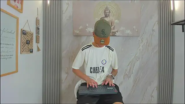 TWINKS BOYS1 online show from 12.20.25