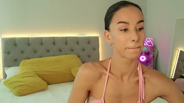 Snapshot of Katherinepinke chatting on 10.17.25 Katherinepinke online show from 10.17.25