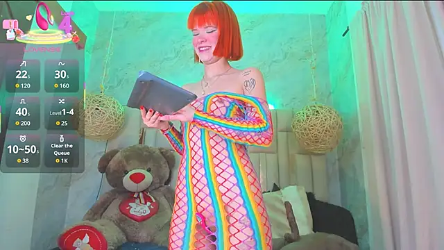 Snapshot of NikkyyRed chatting on 09.24.25 NikkyyRed online show from 09.24.25