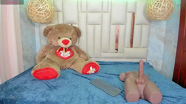 Snapshot of NikkyyRed chatting on 10.03.25 NikkyyRed online show from 10.03.25