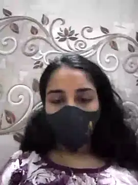 Snapshot of Zoya_G chatting on 10.07.25 Zoya G online show from 10.07.25