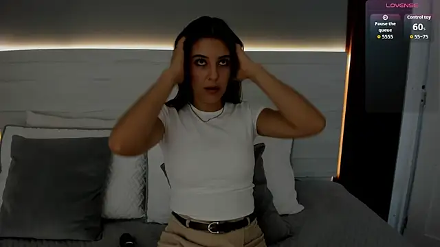 Snapshot of Emmy_Meadows chatting on 10.04.25 Emmy Meadows online show from 10.04.25