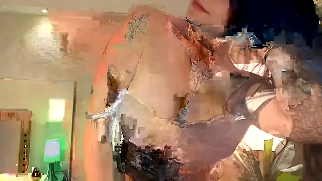 Snapshot of anne_dh chatting on 09.24.25 anne dh online show from 09.24.25