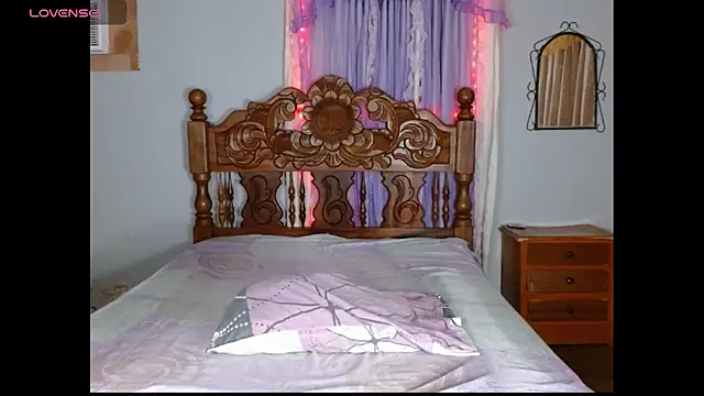 Rebecadiaz13 online show from 01.08.26