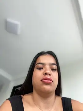 Snapshot of JuanitaMore01 chatting on 09.28.25 JuanitaMore01 online show from 09.28.25