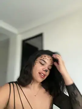 Snapshot of JuanitaMore01 chatting on 10.15.25 JuanitaMore01 online show from 10.15.25
