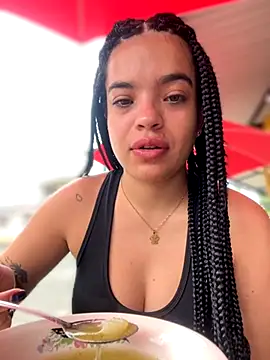 JuanitaMore01 online show from 12.05.25