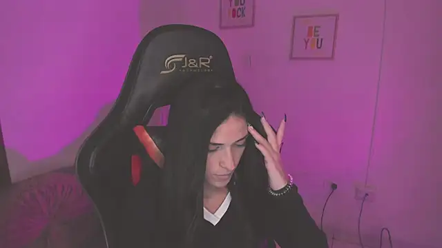 ZoeValencia1 online show from 04.07.26