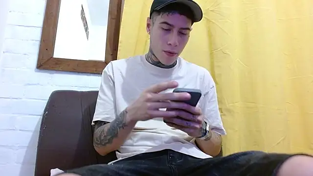 Snapshot of setthomas chatting on 07.14.26 setthomas online show from 07.14.26