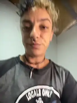Snapshot of etherconh chatting on 04.16.26 etherconh online show from 04.16.26