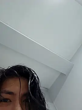 Miss Pompitas23 online show from 11.17.25