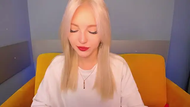 LisaFoxyMe online show from 10.25.25