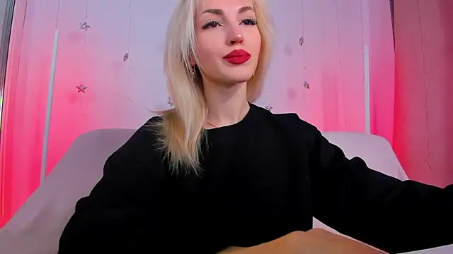 Snapshot of LisaFoxyMe chatting on 04.24.26 LisaFoxyMe online show from 04.24.26