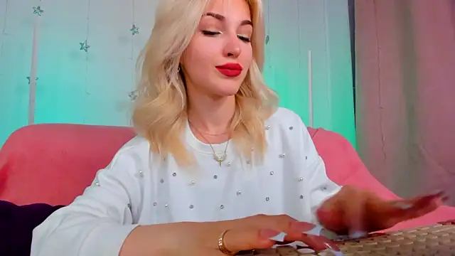 Snapshot of LisaFoxyMe chatting on 05.21.26 LisaFoxyMe online show from 05.21.26