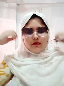 Snapshot of Nusrat-N chatting on 06.04.26 Nusrat-N online show from 06.04.26