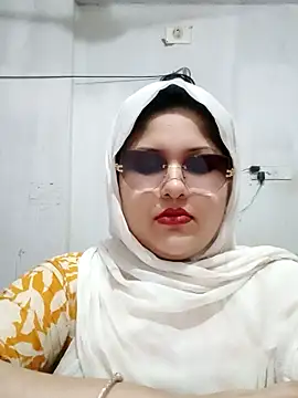 Snapshot of Nusrat-N chatting on 06.05.26 Nusrat-N online show from 06.05.26