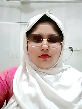 Snapshot of Nusrat-N chatting on 06.23.26 Nusrat-N online show from 06.23.26