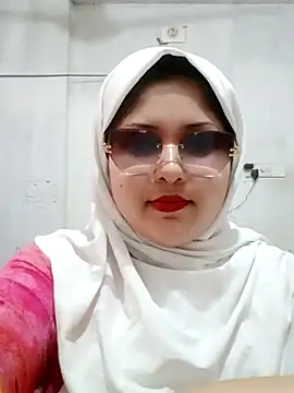 Snapshot of Nusrat-N chatting on 06.24.26 Nusrat-N online show from 06.24.26