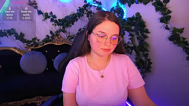 SophieDreamss online show from 11.15.25