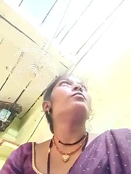 Snapshot of Samiya-143 chatting on 09.28.25 Samiya-143 online show from 09.28.25