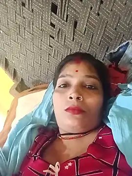 Snapshot of Samiya-143 chatting on 10.31.25 Samiya-143 online show from 10.31.25