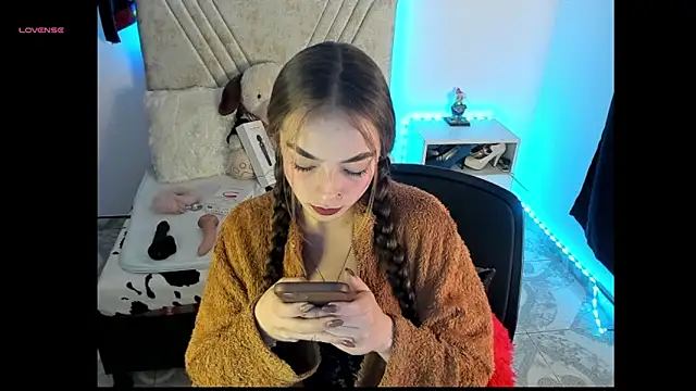 Mia Victoria22 online show from 04.25.26