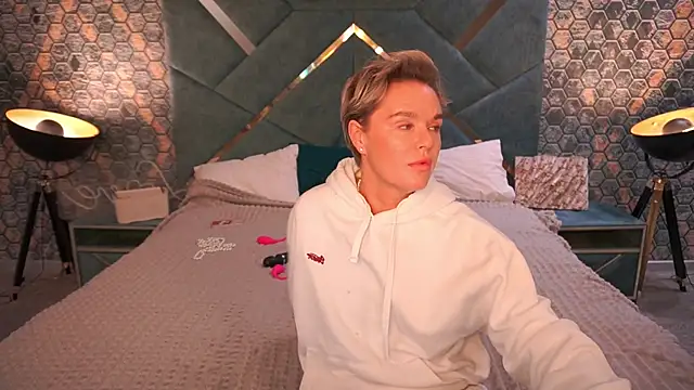 PleasureWeCouple online show from 11.22.25