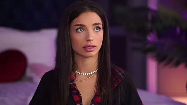 Snapshot of LalaRoze chatting on 09.22.25 LalaRoze online show from 09.22.25