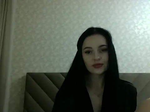 Snapshot of Lulii24 chatting on 10.27.25 Lulii24 online show from 10.27.25