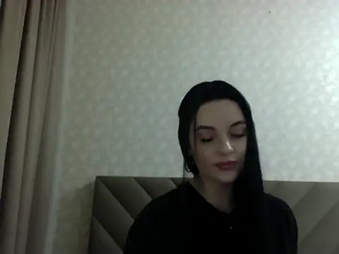 Snapshot of Lulii24 chatting on 10.28.25 Lulii24 online show from 10.28.25