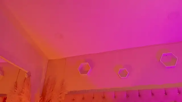 MacarenaRosse online show from 12.18.25