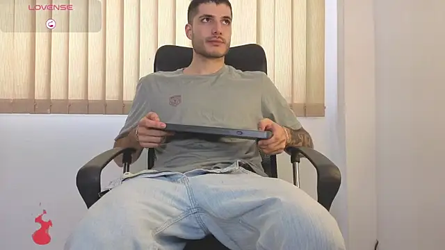 Snapshot of Rafael_Mendezz chatting on 05.27.26 Rafael Mendezz online show from 05.27.26