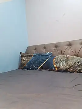 Julia Giulia online show from 11.24.25