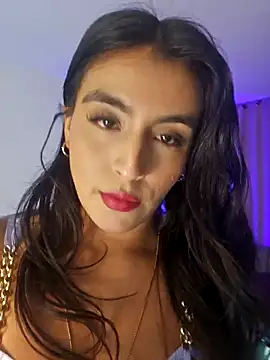 Snapshot of AliishaPss chatting on 11.15.25 AliishaPss online show from 11.15.25