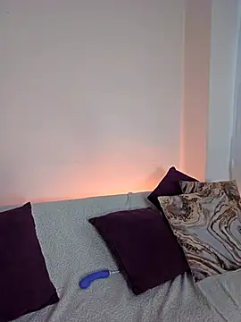 AliishaPss online show from 02.17.26