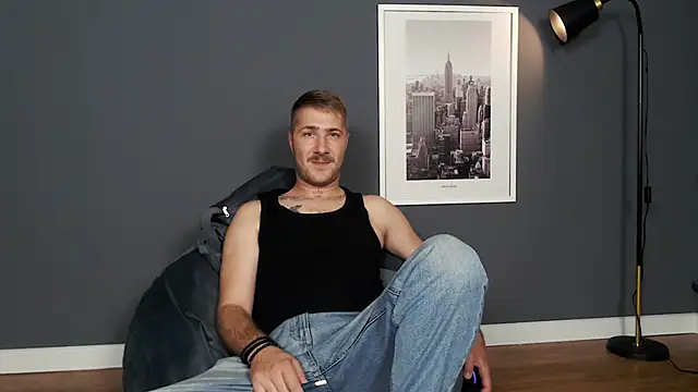 Snapshot of Mr_At_ chatting on 09.23.25 Mr At  online show from 09.23.25