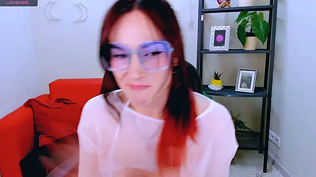 Snapshot of Daizy_Amazy chatting on 10.11.25 Daizy Amazy online show from 10.11.25