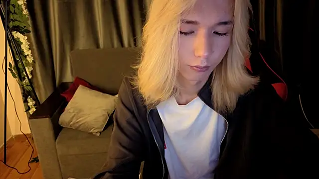 Snapshot of okerriella chatting on 01.10.26 okerriella online show from 01.10.26