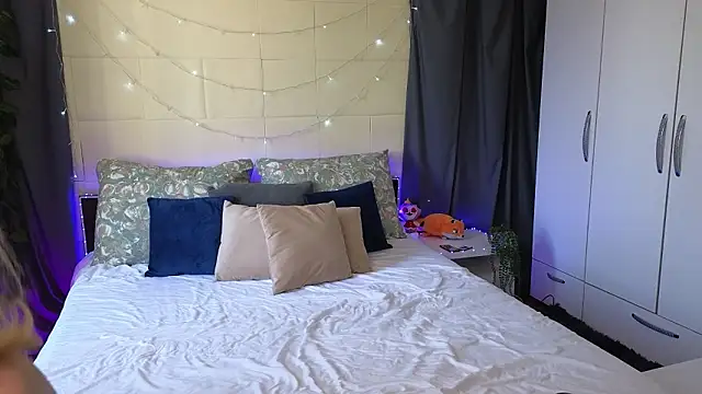 Snapshot of okerriella chatting on 03.26.26 okerriella online show from 03.26.26