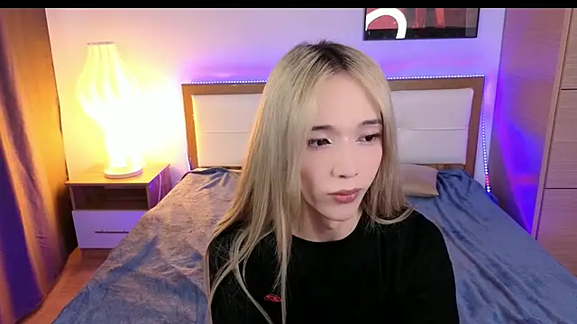 Snapshot of okerriella chatting on 07.15.26 okerriella online show from 07.15.26