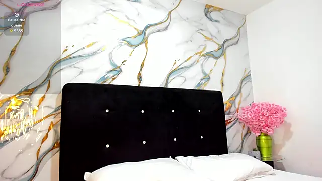RoxanaBorns  online show from 07.02.26